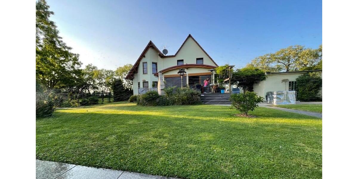 Traumhaftes Einfamilienhaus mit Pferdeparadies, Pool & Sauna 6 zimmer