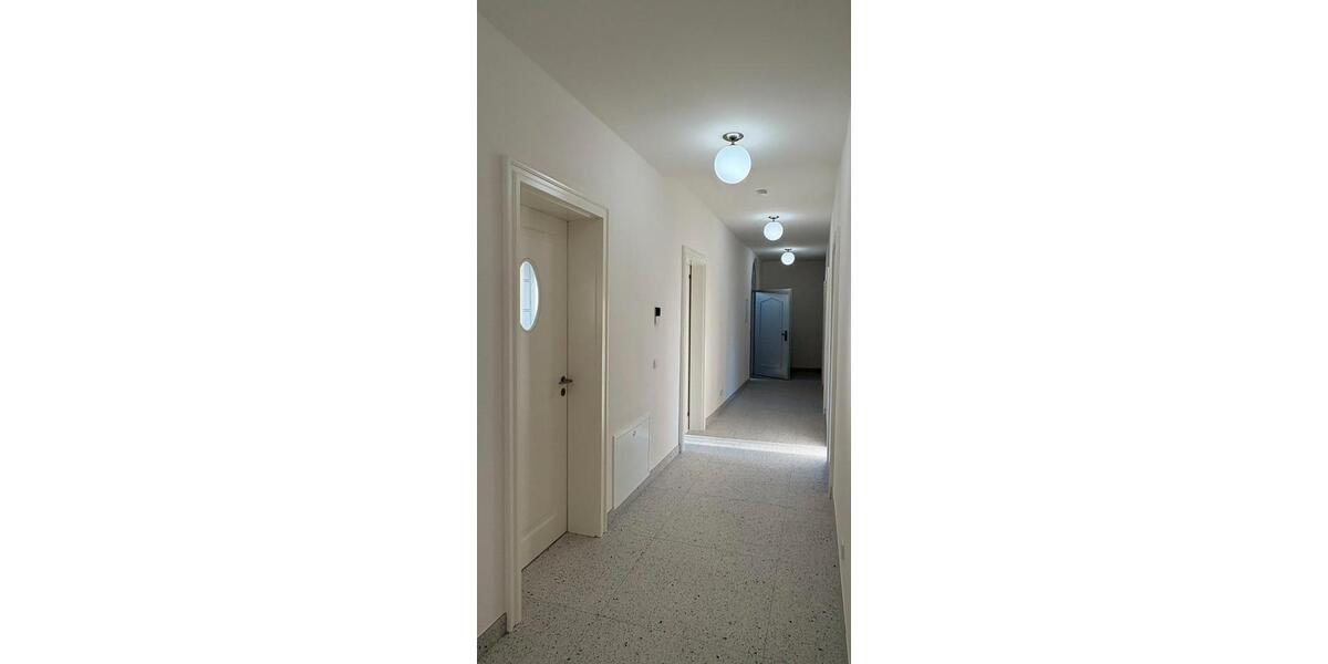 Etagenwohnung Merseburg - 5 Zimmer, 147 m&sup2;, 1.900&euro; | Angebot:26021678