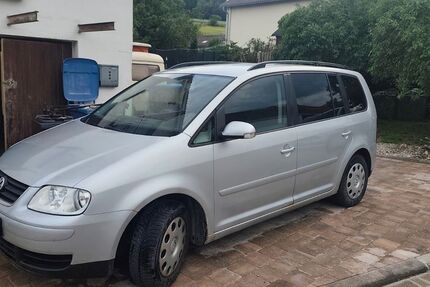 VW Touran 283.000 km 2.250 &euro; Donauwörth 86609