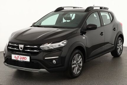 Dacia Sandero 32.610 km 15.990 € Dresden 01069