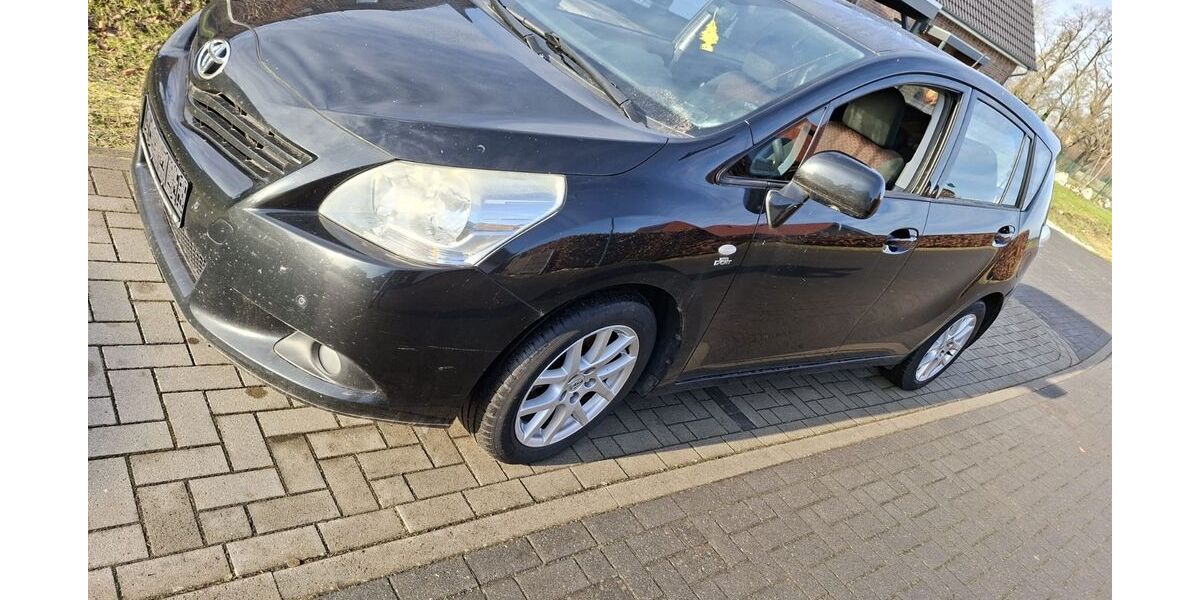 Toyota Verso 298.000 km 2.500 &euro; Embsen 21409