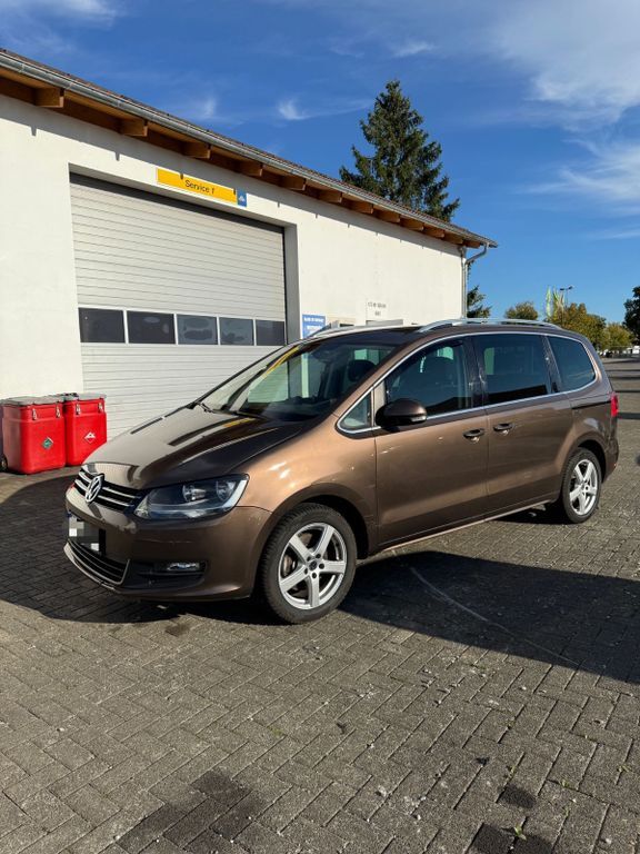 VW Sharan 222.330 km 9.499 € Tuttlingen 78532