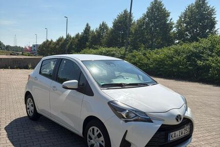 Toyota Yaris 16.879 km 11.800 &euro; Karlsruhe 76227