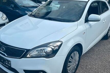 Kia pro ceed / ProCeed 135.000 km 4.950 &euro; Höchberg 97204