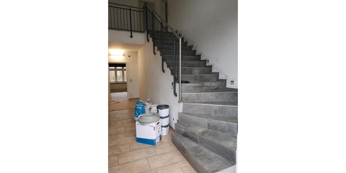 Etagenwohnung Albersdorf - 3 Zimmer, 150 m&sup2;, 1.000&euro; | Angebot:25102333