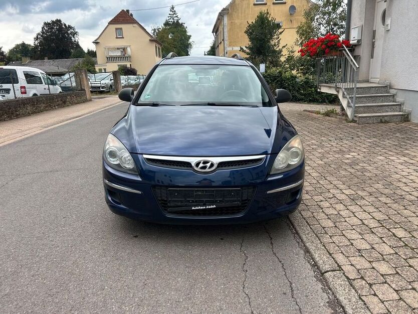 i30
