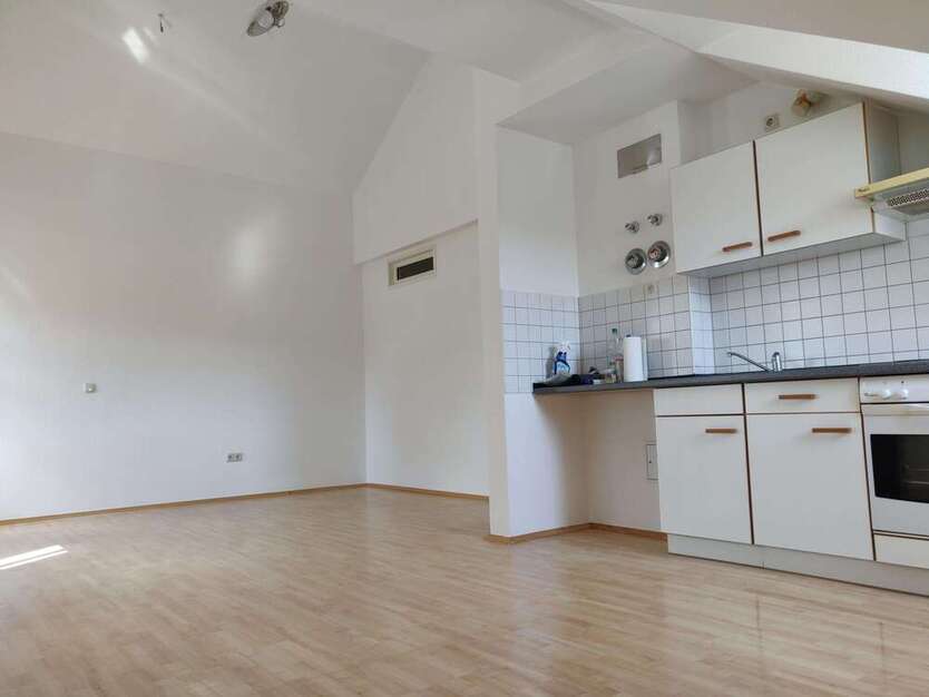 Wohnung zum Mieten in Dresden 323 € 32.31 m²