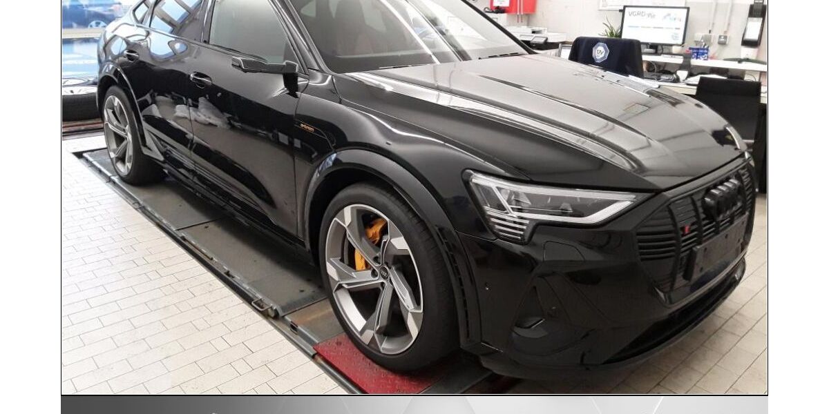 Audi e-tron 49.800 km 44.970 &euro; Helmstedt 38350