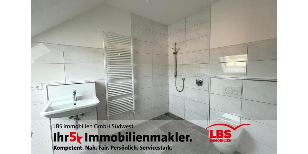 Doppelhaushälfte Gaggenau - 6.5 Zimmer, 147 m&sup2;, 1.750&euro; | Angebot:24558131