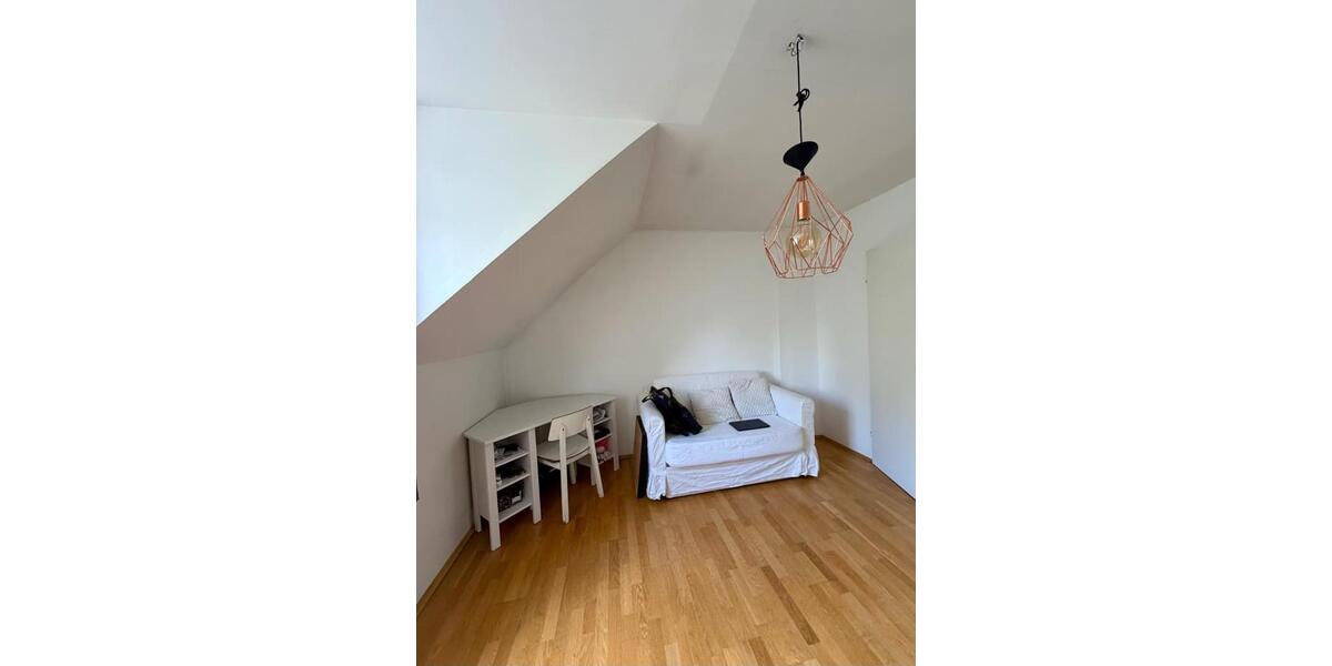 Dachgeschoßwohnung München Pasing-Obermenzing - 1 Zimmer, 15 m&sup2;, 720&euro; | Angebot:26658355
