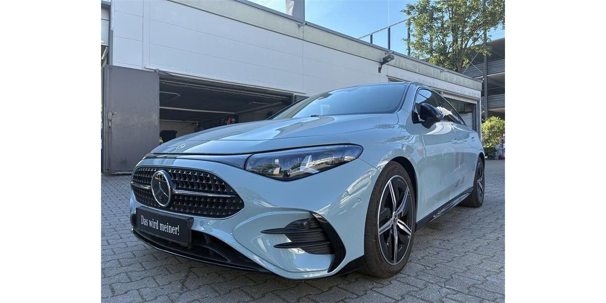 Mercedes-Benz CLA 180 4.000 km 41.900 &euro; München 81379