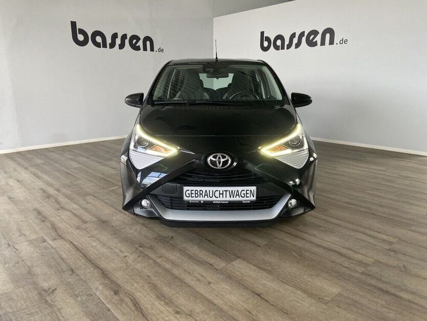 Aygo (X)