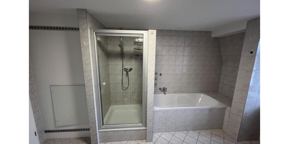 Etagenwohnung Mintraching - 5 Zimmer, 110 m&sup2;, 520&euro; | Angebot:25540045