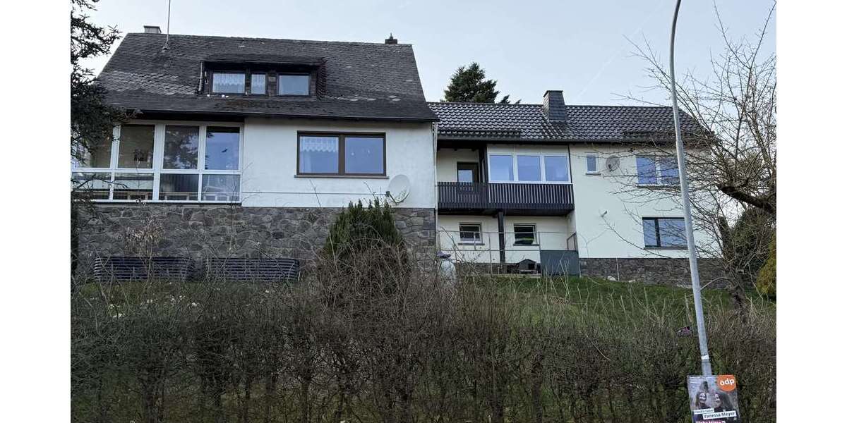 Einfamilienhaus Kelberg - 9 Zimmer, 230 m&sup2;, 315.000&euro; | Angebot:25975278