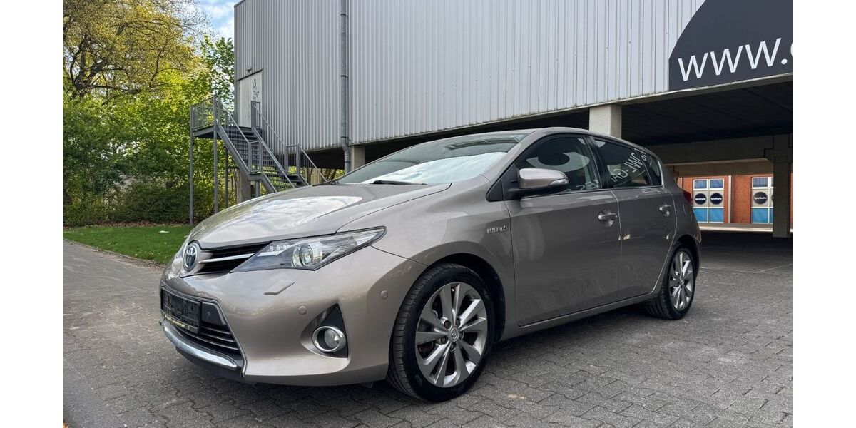 Toyota Auris 319.830 km 5.990 &euro; Paderborn 33102