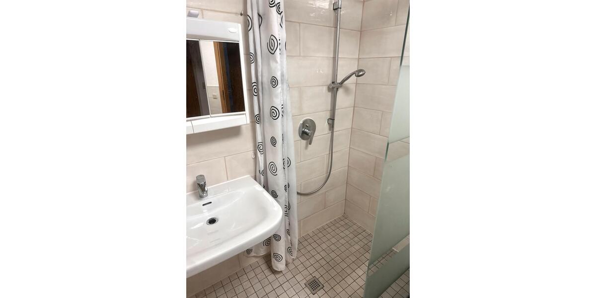 3-Zimmer-Wohnung mit Einbauküche, Terrasse & Garage – 78 m² 1 zimmer