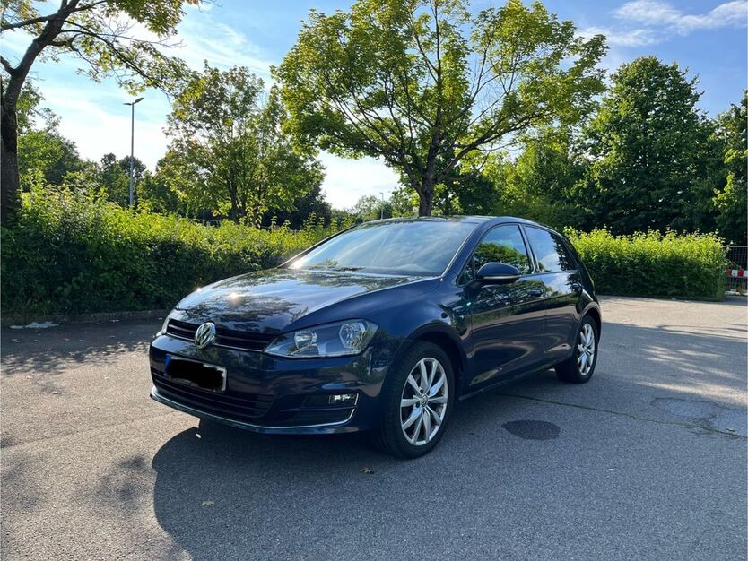 VW Golf 141.000 km 9.390 € Ulm 89077
