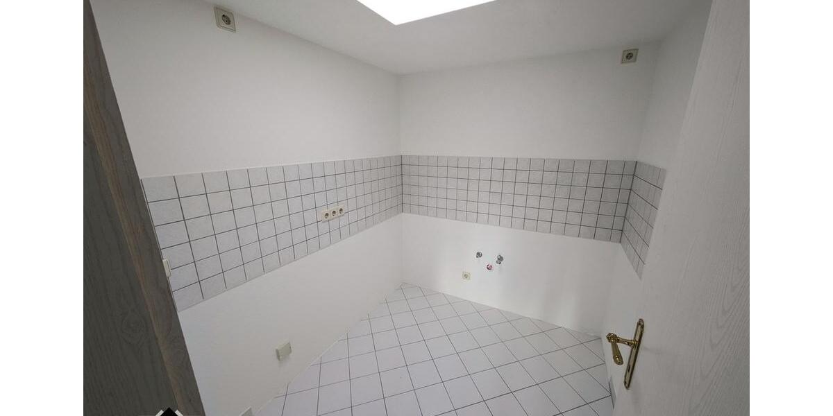 Dachgeschoßwohnung Zwickau - 2 Zimmer, 55 m&sup2;, 270&euro; | Angebot:26008207