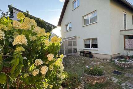 Haus Krayenberggemeinde - 6 Zimmer, 184 m&sup2;, 1.100&euro; | Angebot:27674472
