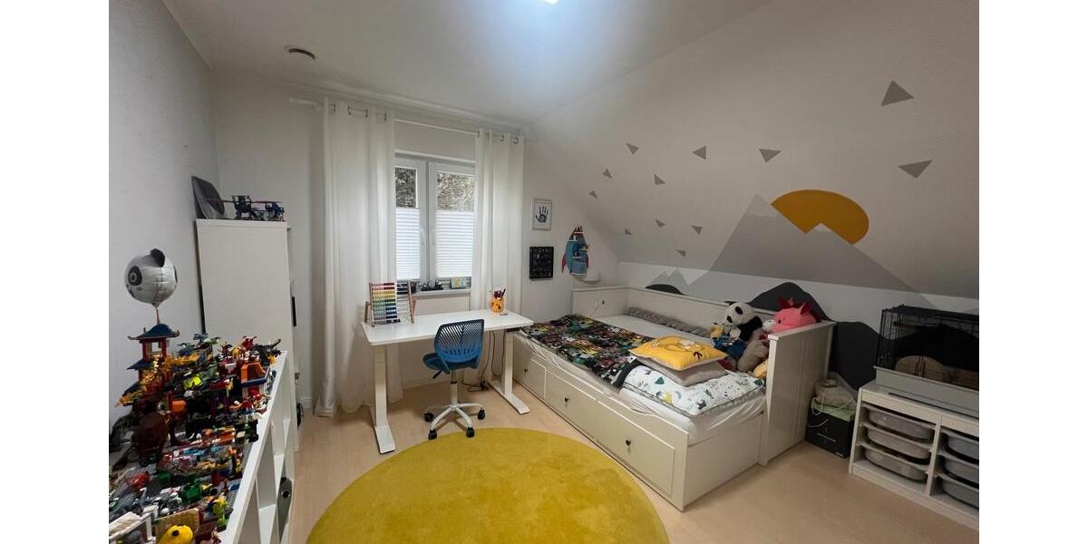 Einfamilienhaus Wiehl - 4 Zimmer, 130 m&sup2;, 1.700&euro; | Angebot:24750882