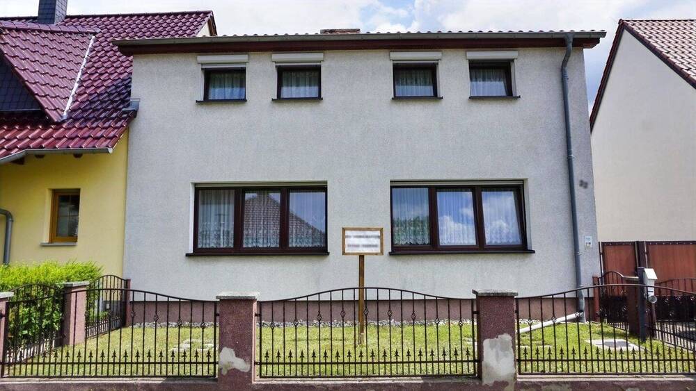 Einfamilienhaus Britz - 7 Zimmer, 264 m&sup2;, 294.000&euro; | Angebot:25779356