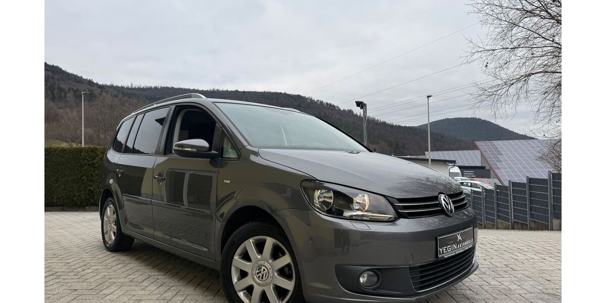 VW Touran 111.590 km 10.990 &euro; Weilbach 63937