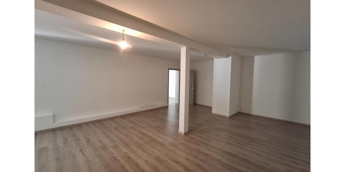 Kernsanierte Gewerbeeinheit in attraktiver Lage zimmer