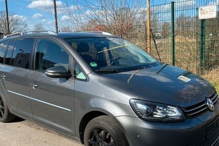 VW Touran 261.000 km 5.295 &euro; Berlin 12524