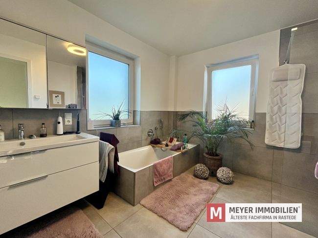 Einfamilienhaus Wiefelstede Nuttel - 4 Zimmer, 152 m&sup2;, 1.700&euro; | Angebot:23144304