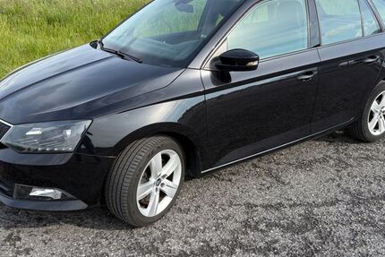 Skoda Fabia 73.300 km 9.995 &euro; Arnsberg 59757