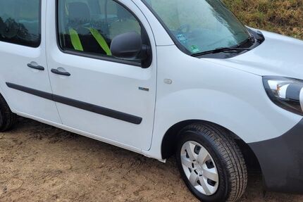 Renault Kangoo E-TECH 20.500 km 8.900 &euro; Preetz 24211