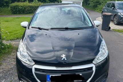 Peugeot 208 151.000 km 4.300 &euro; Hofbieber 36145
