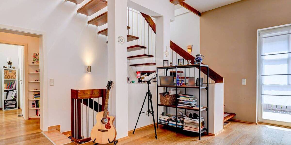 Mehrfamilienhaus, Wohnhaus Kronberg im Taunus Kronberg - 5 Zimmer, 180 m&sup2;, 2.400&euro; | Angebot:25939639