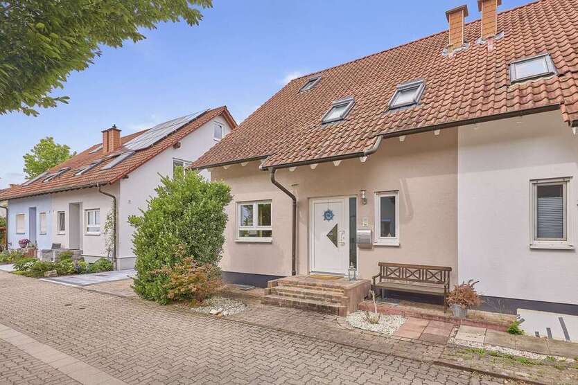 Haus zum Kaufen in Altrip 660.000 € 196 m²