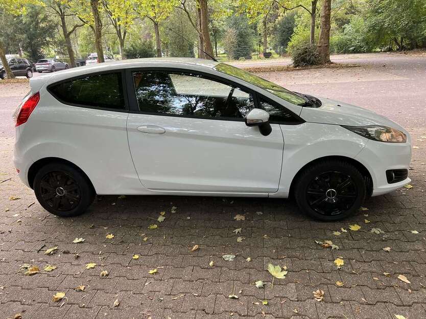 Ford Fiesta 108.000 km 4.400 € Dortmund 44357