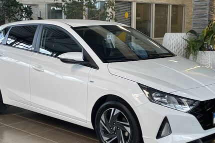Hyundai i20 12.007 km 17.980 € Bonn 53227