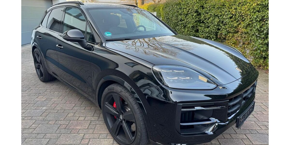 Porsche Cayenne 28.500 km 86.660 &euro; Schloß Holte - Stukenbrock 33758