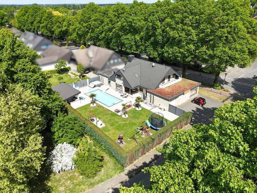 Wohnen, wie andere Urlaub machen - luxuriöses Anwesen im Herzen von Mettingen!