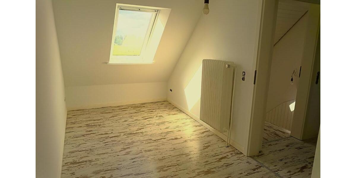 Dachgeschoßwohnung Drochtersen - 1 Zimmer, 15 m&sup2;, 250&euro; | Angebot:24336850