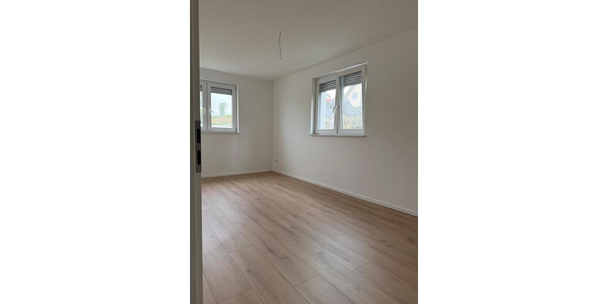 Erdgeschoßwohnung Großmaischeid - 3 Zimmer, 90 m&sup2;, 1.360&euro; | Angebot:26647776