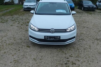 VW Touran 170.923 km 15.990 € Tacherting 83342