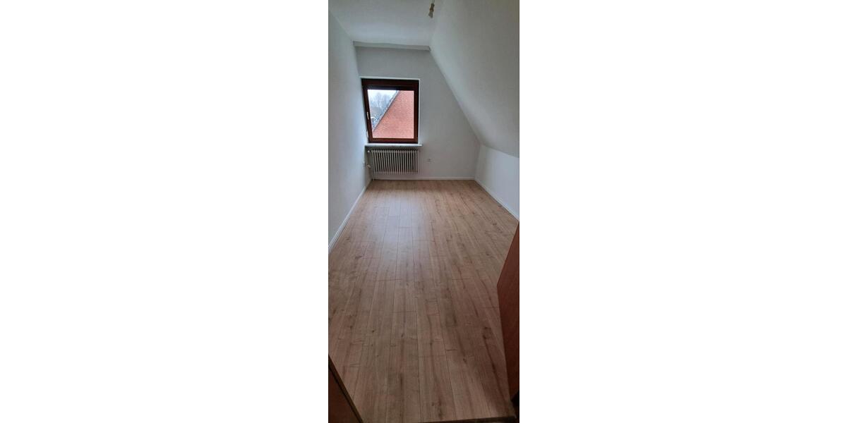 Einfamilienhaus Wesselburen - 4 Zimmer, 120 m&sup2;, 1.100&euro; | Angebot:26392070