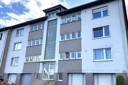 Schöne 3 Zimmer Wohnung mit Balkon und großer Garage in ruhiger Wohnlage 3 zimmer