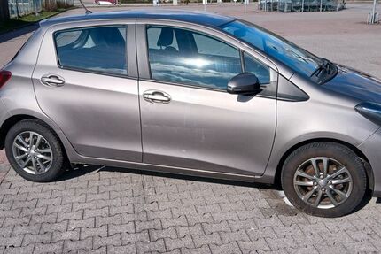 Toyota Yaris 85.200 km 7.500 &euro; Neumünster 24537