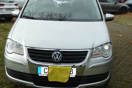 VW Touran 126.500 km 5.800 &euro; Zwickau 08056