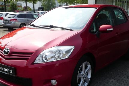 Toyota Auris 74.098 km 11.990 &euro; Dessau-Roßlau 06847