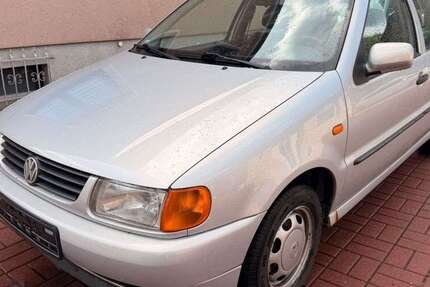 VW Polo 180.000 km 399 &euro; Berlin 12355