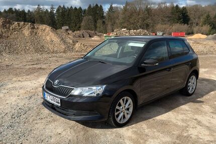 Skoda Fabia 85.976 km 9.699 &euro; Kiel 24146
