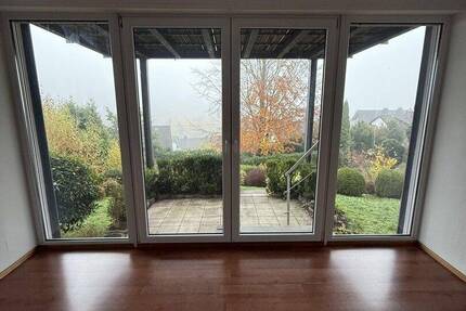 Super 4 Raum Whg. - Süd-Lage, Küche, Terrasse, Garten, Fußbodenhzg., Stlpl. 4 zimmer