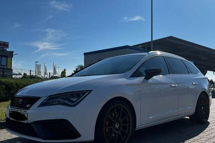 Seat Leon 109.000 km 18.900 &euro; Lübeck 23560